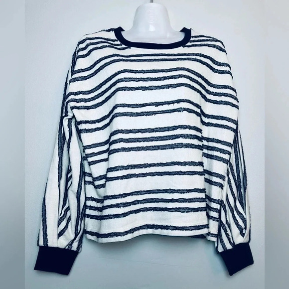 KINLY Cream Navy Blue Stripe Crop Sweater Women Size Medium - Picture 1 of 7